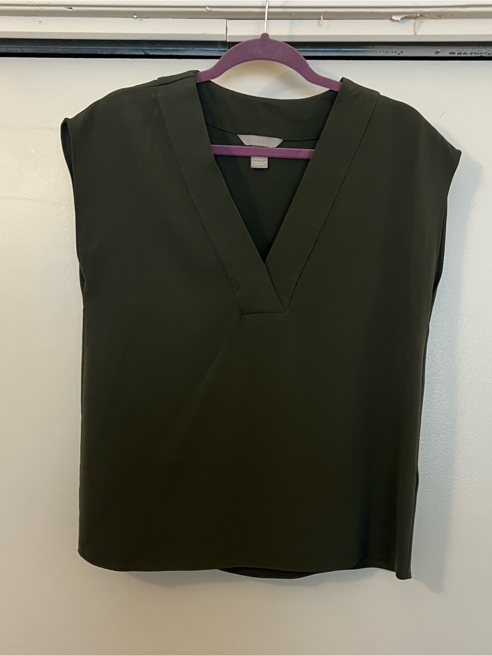 Ann Taylor Olive Green V-Neck Cap Sleeve Blouse